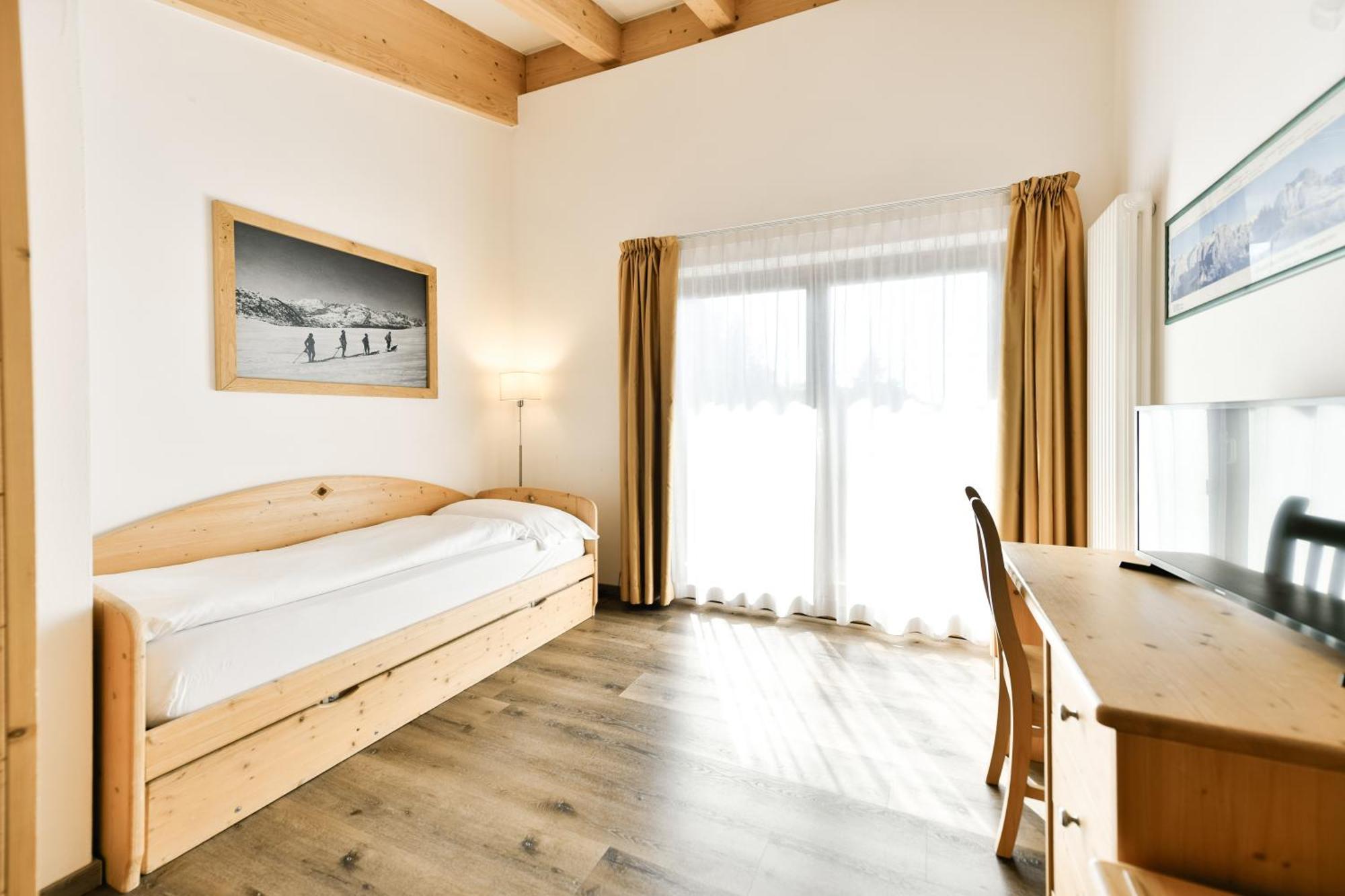 Caminetto Hotel 3*
