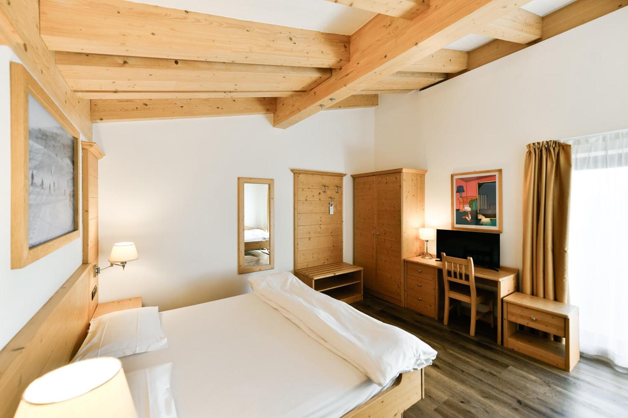 Caminetto Hotel 3*