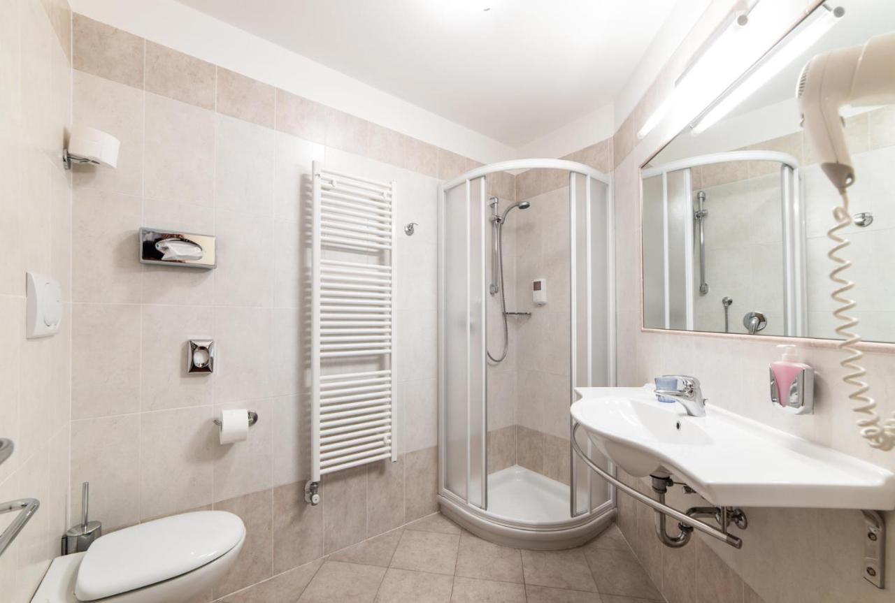 Caminetto Hotel 3*